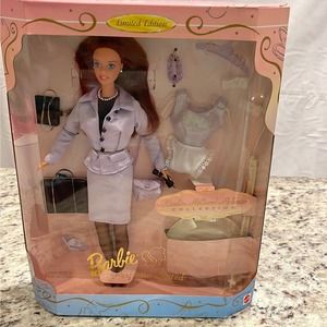 Mattel 1997 Barbie Millicent Roberts Perfectly Suited Doll Fashion Set #17567